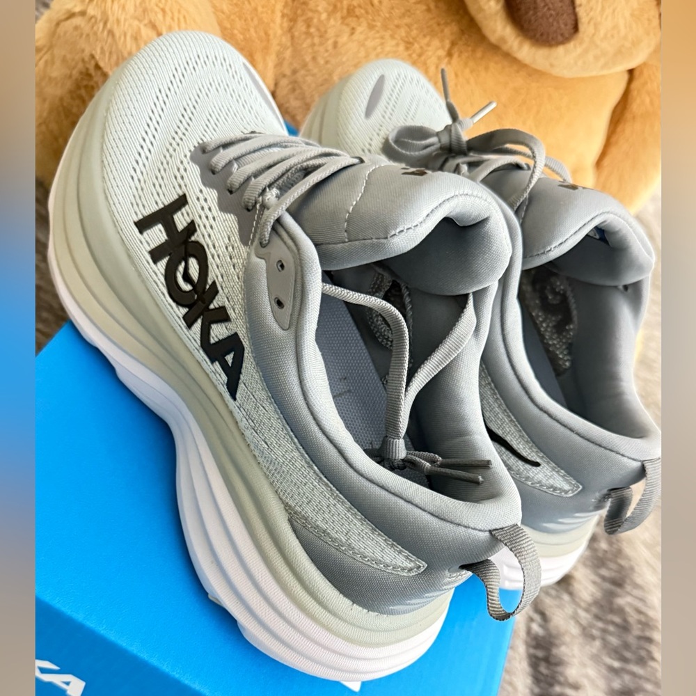 New HOKA ONE ONE BONDI 8 -  Men’s Size 7 -  women’s  Size 8 - Picture 4 of 8